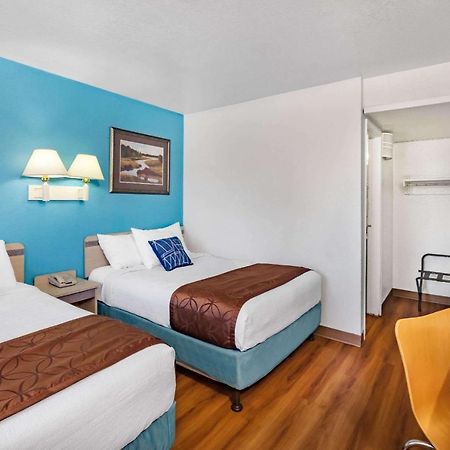 Travelodge By Wyndham マイルズシティ エクステリア 写真